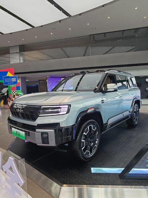 成都66比亚迪方程豹硬派越野的爆款，英菲尼迪35周年与你共成长